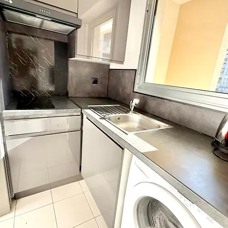 Appartement - Studi 2 Personnes - Parking - Piscine - Climatisation